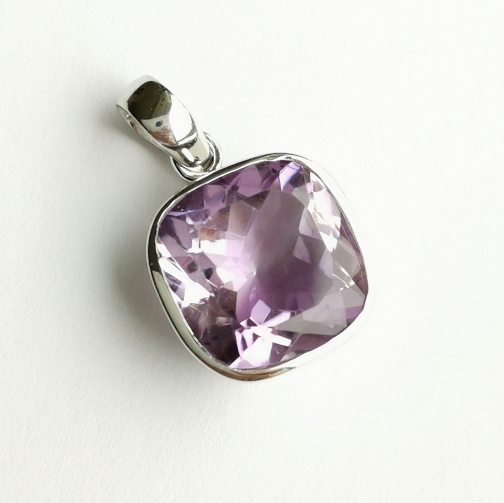 BEAUTIFUL 14ct Brazilian Amethyst in Sterling Silver pendant for necklace